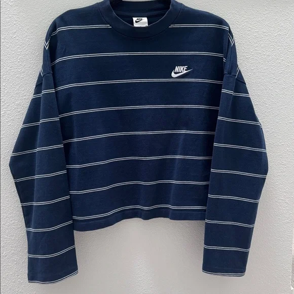 Nike Women’s Long Sleeve Loose Fit Top Navy White Stripes Size Small - Picture 6 of 6